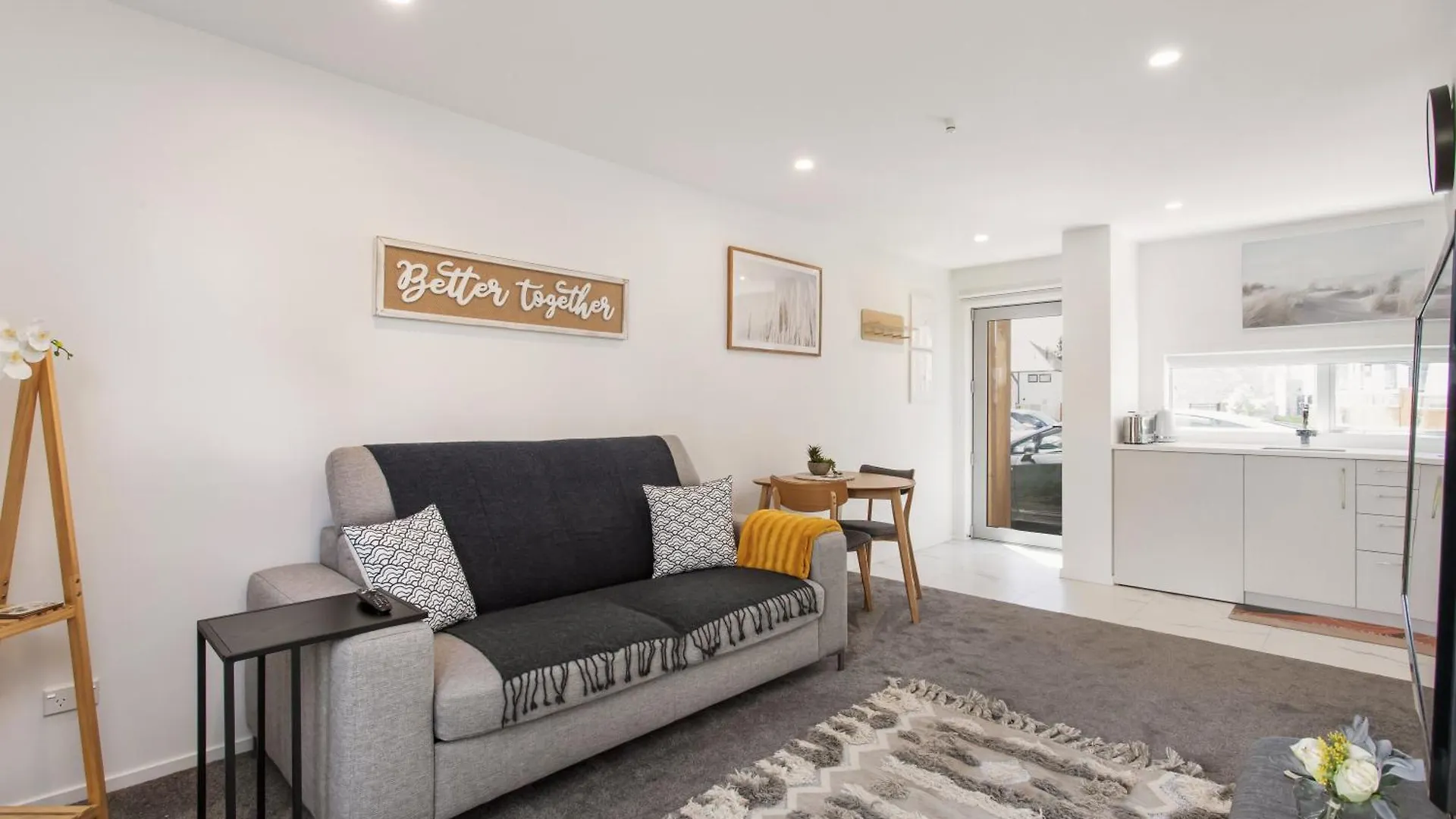 Apartment Location Plus Free Off St Park Handy Hospital Christchurch New Zealand