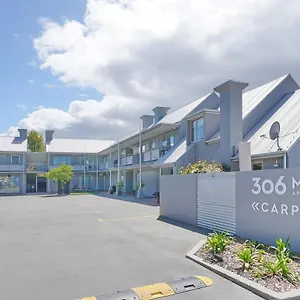 4* Motel 306